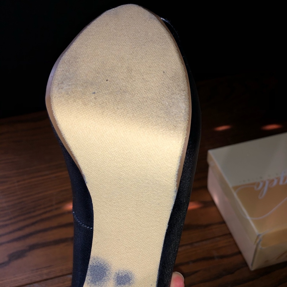Heels - Picture 2 of 4